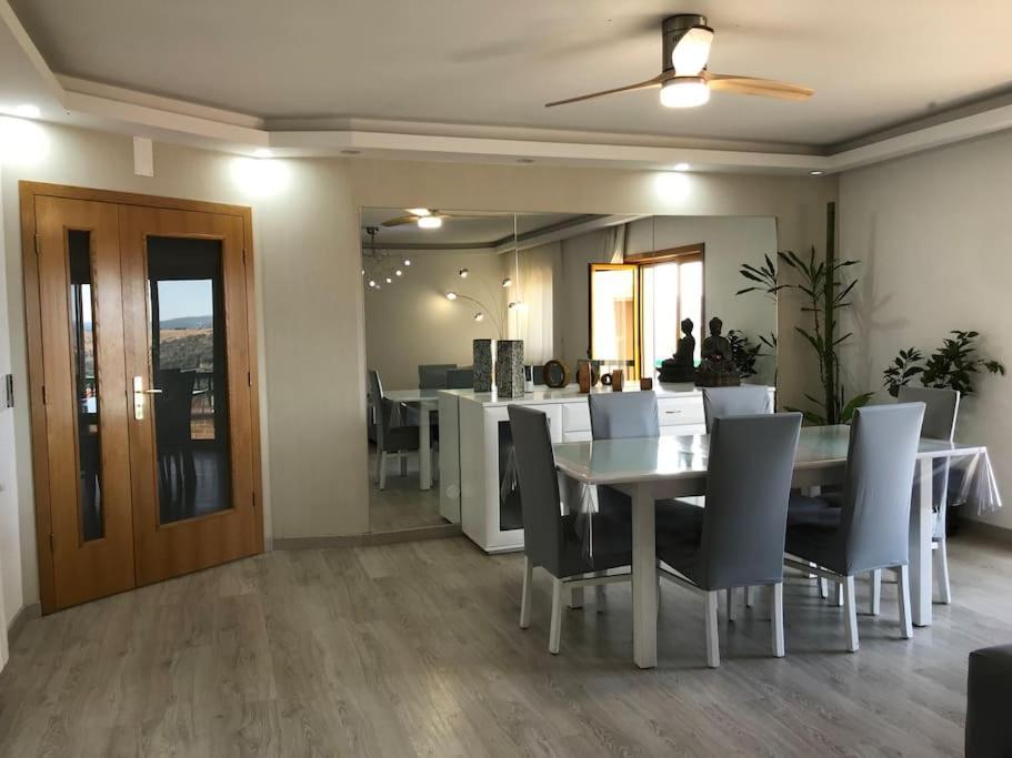 Hollywood Homestay Braganca
